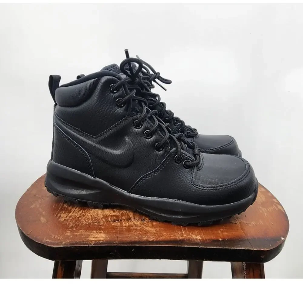 Boy's Nike Manoa Tripple Black Boots Size 4Y